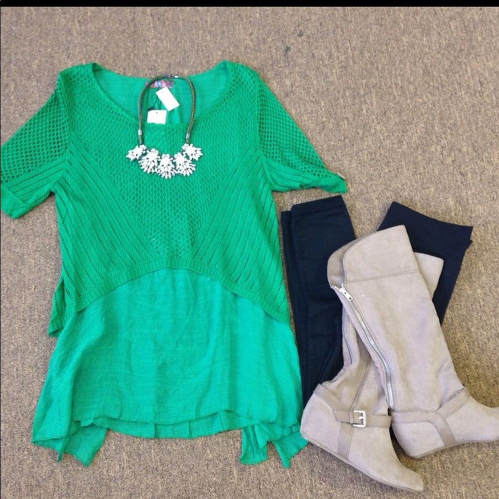 Excellent Condition Selfie Couture Green Blouse 💚